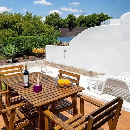 Vivienda Turistica Los Naranjos 2 Holiday home